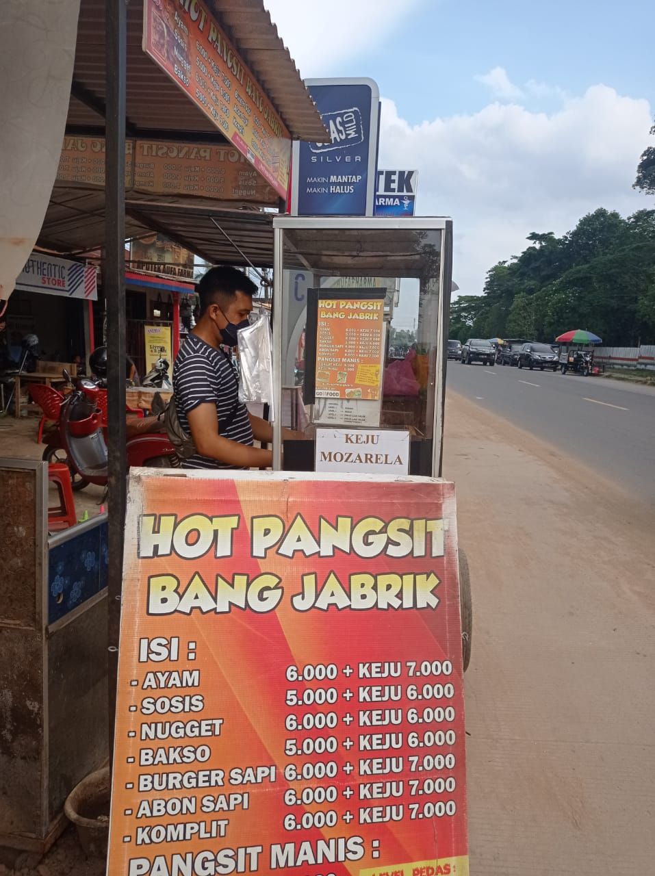 Pedagang kaki lima  dikawasan Mendalo