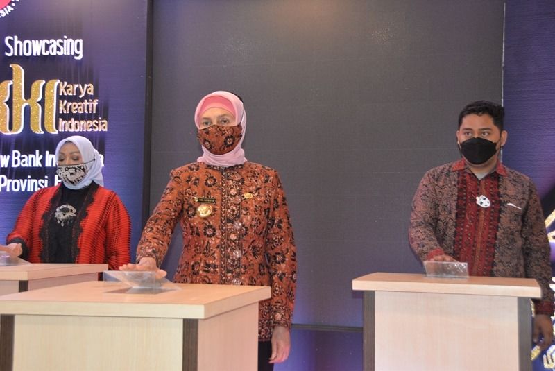 Pj.Gubernur Jambi Dr.Hari Nur Cahya Murni, M.Si melaunching Galeri Wirausaha Unggulan Jambi (WUJBI) yang terletak di Jalan Kolonel Abunjani (Samping Pizza Hut) Kecamatan Danau Sipin, Kota Jambi, Rabu (3/03/2021).