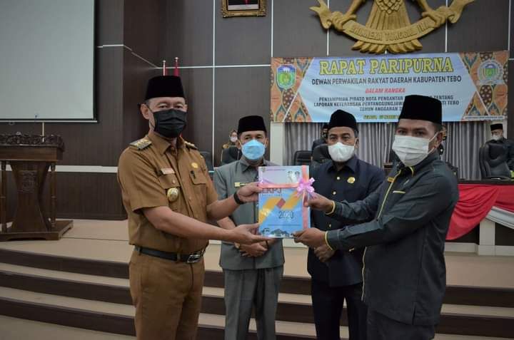 Penyerahan BUKU LKPP Bupati Tebo tahun 2020 ke Pimpinan DPRD Tebo