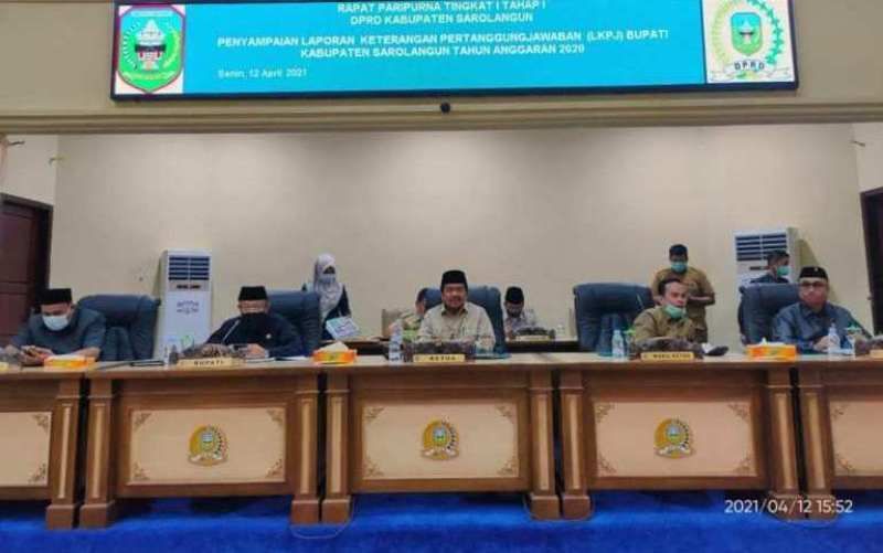 Ketua DPRD, Tontawi Jauhari pimpin rapat raripurna