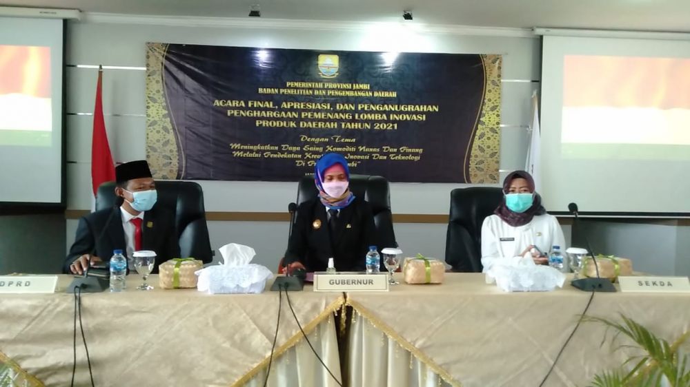 Penutupan Apresiasi dan Penganugrahan pemenang Inovasi Produk Daerah Provinsi Jambi Tahun 2021, di Aula Balitbangda Provinsi Jambi, Rabu (2/6).