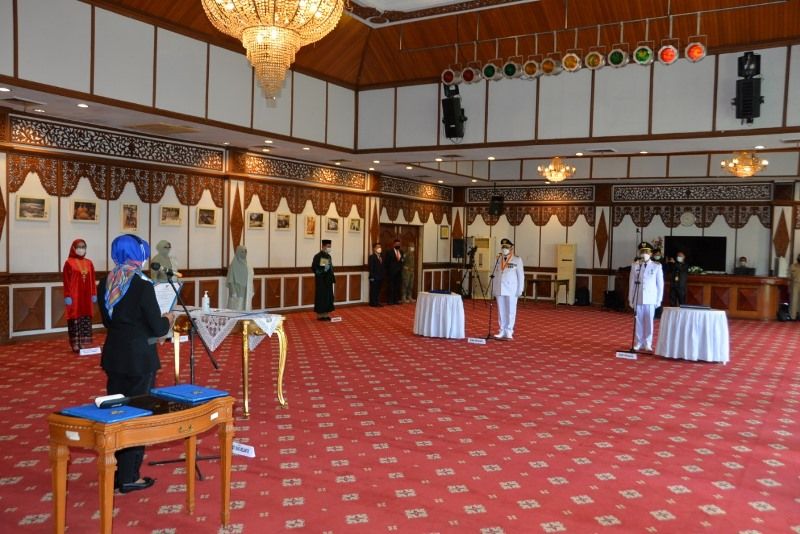 Pj Gubernur Jambi Saat Melantik Bupati Bungo Mashuri. SP, ME  H dan Wabup  H. . Syafruddin Dwi Aprianto, S.Pd merupakan hasil Pilkada serentak Tahun 2020.
