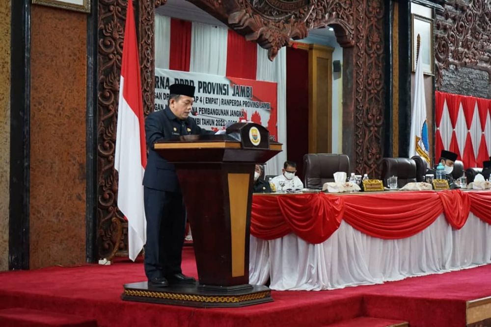 Gubernur Jambi Al Haris sampaikan Program Dumisake dalam sambutannya saat menghadiri Rapat Paripurna Dewan Perwakilan Rakyat Daerah (DPRD) Provinsi Jambi