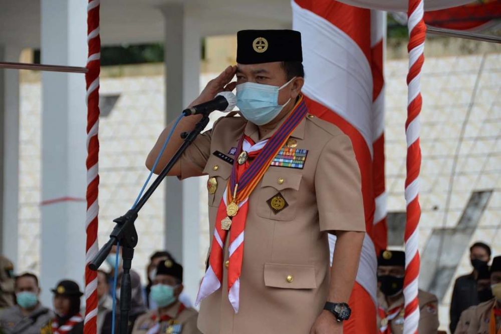 Gubernur Provinsi Jambi Al Haris memimpin upacara puncak Hari Pramuka ke-60 di lapangan ex MTQ yang terletak di arena perkantoran Kabupaten Tebo, Jumat (27/8).
