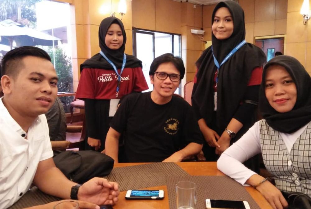 Bersama Seniman Gilang Ramadhan, saat Sanggar Pelito Mudo ikut Konser Karawitan Indonesia di Taman Ismail Marzuki Jakarta