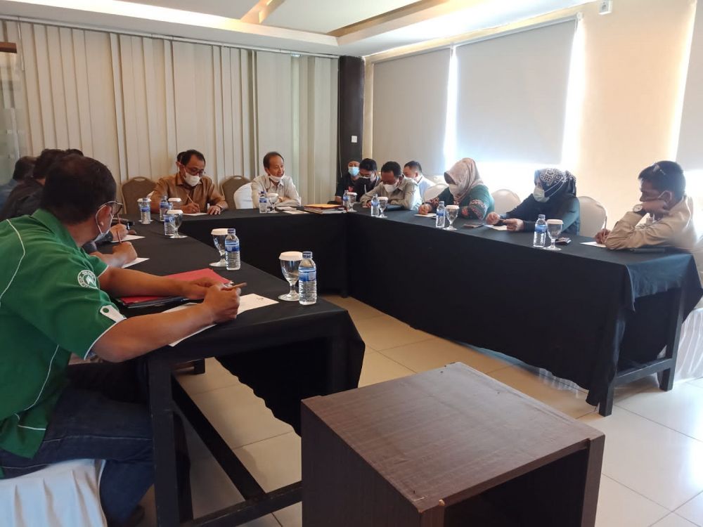 Pansus BOT DPRD Provinsi Jambi saat diskusi dengan Manajemen WTC Jambi  