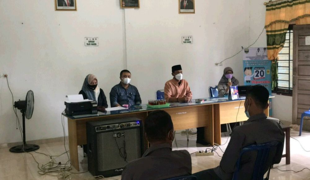Tim PPM FH Unja saat melakukan kegiatan penyuluhan