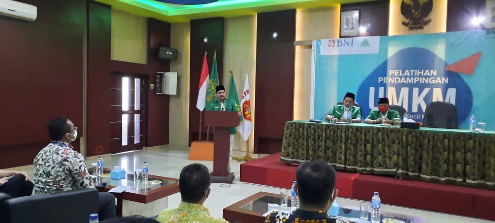 Pimpinan Wilayah Gerakan Pemuda (GP Ansor) Provinsi Jambi, bekerjasama dengan BNI Jambi menyelenggarakan pelatihan pendampingan Usaha Mikro Kecil dan Menengah (UMKM), Selasa 2/11/ 2021 di Hotel Golden Harvest Kota Jambi. 
