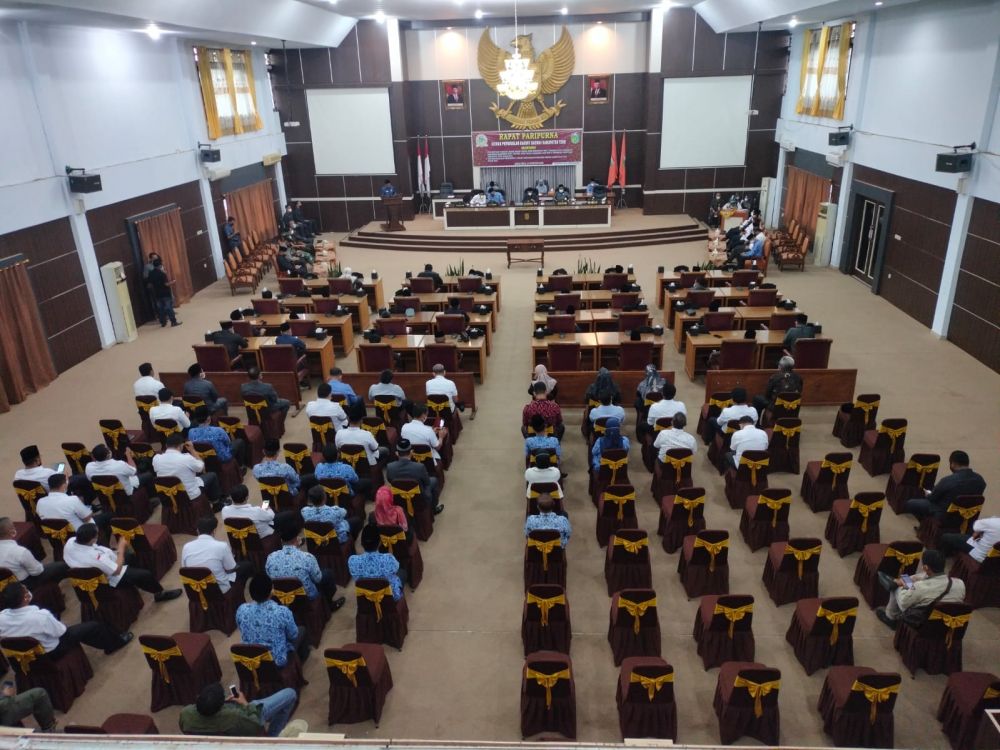 Suasana rapat paripurna DPRD Tebo yang kursi undangan OPD terlihat banyak yang kosong
