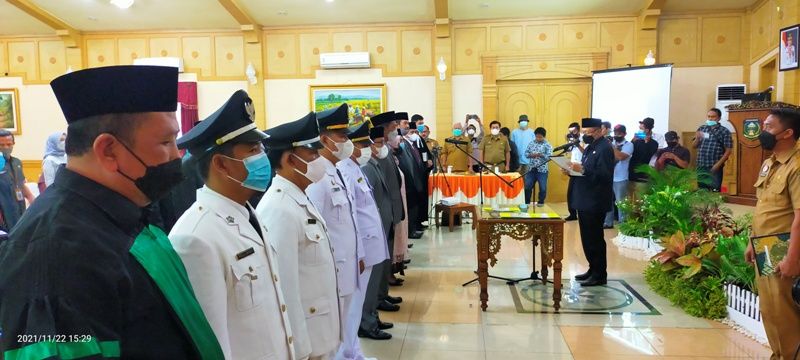 Prosesi pelantikan dan pengucapan sumpah jabatan