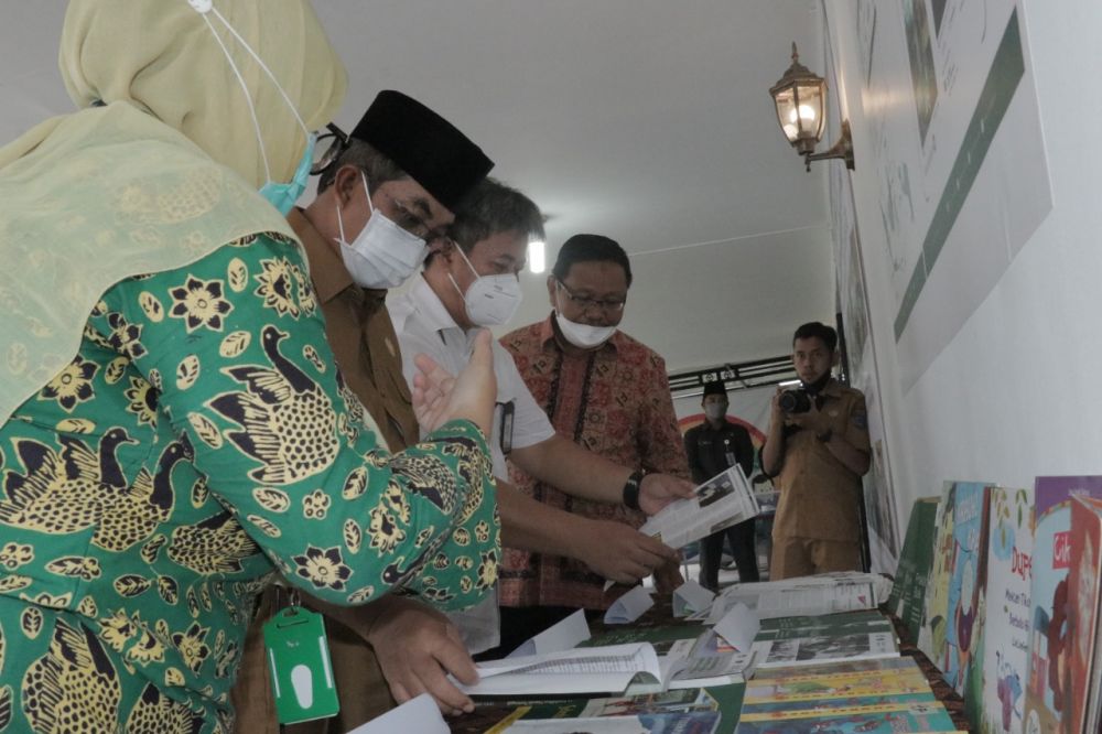 Bupati Anwar Sadat berkunjung ke kantor Tonato