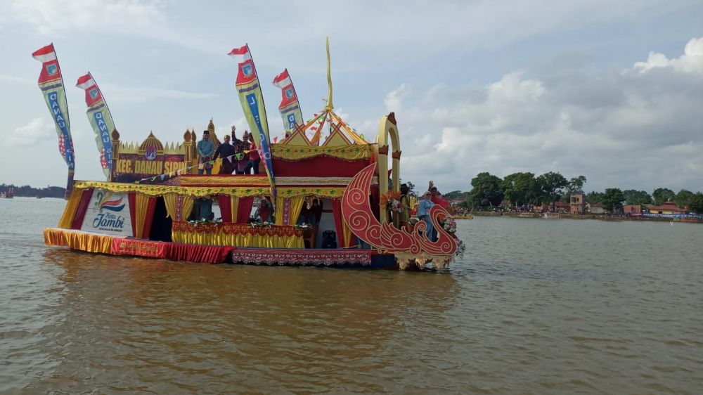 Salah satu peserta ketek hias
