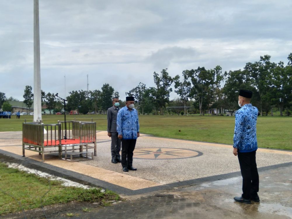 Sekda meminpin upacara HKN