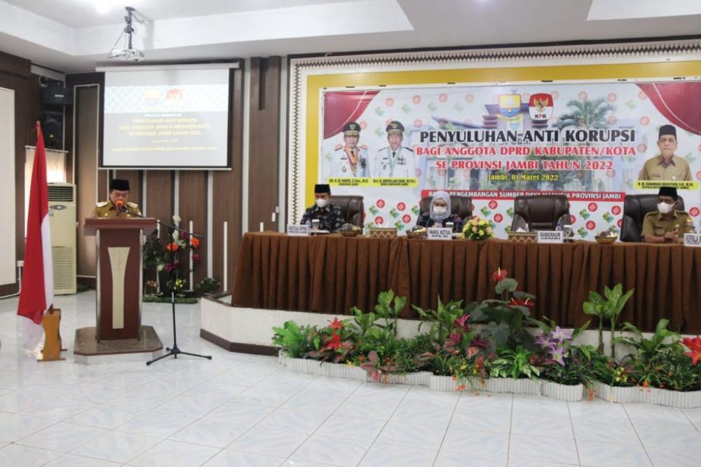 Penyuluhan Anti Korupsi bagi Anggota DPRD Kabupaten/Kota se Provinsi Jambi Tahun 2022, yang berlangsung di Aula BPSDM Provinsi Jambi, Selasa (01/03/2022).
