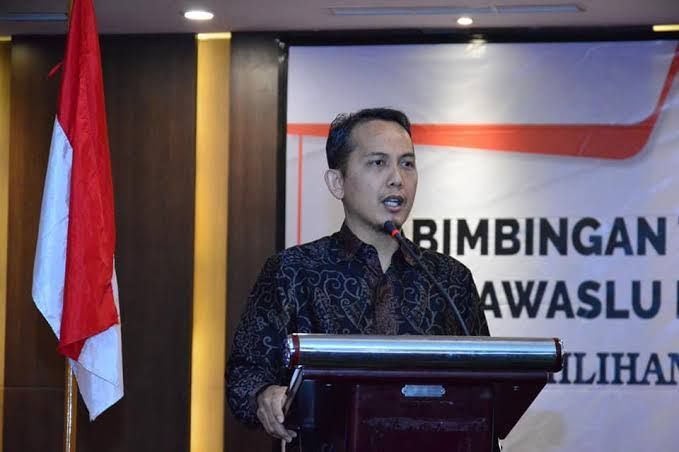 Asnawi Ketua Bawaslu Provinsi Jambi 