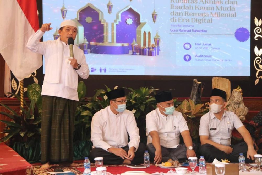 Pembukaan Kelompok Pengajian Remaja Pelajar Provinsi Jambi, yang berlangsung di Auditorium Rumah Dinas Gubernur, Jum'at (11/03/2022).