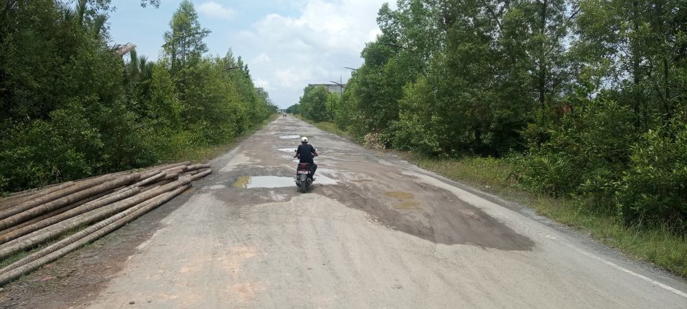 Kondisi jalan ke pelabuhan Roro