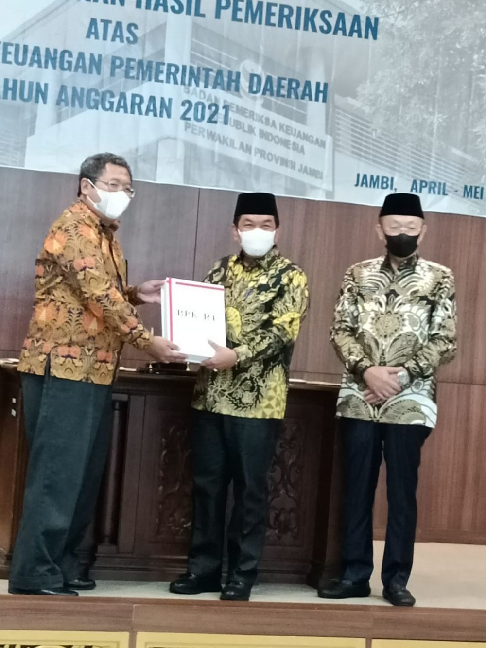 Ketua DPRD Sarolangun, Tontawi Jauhari