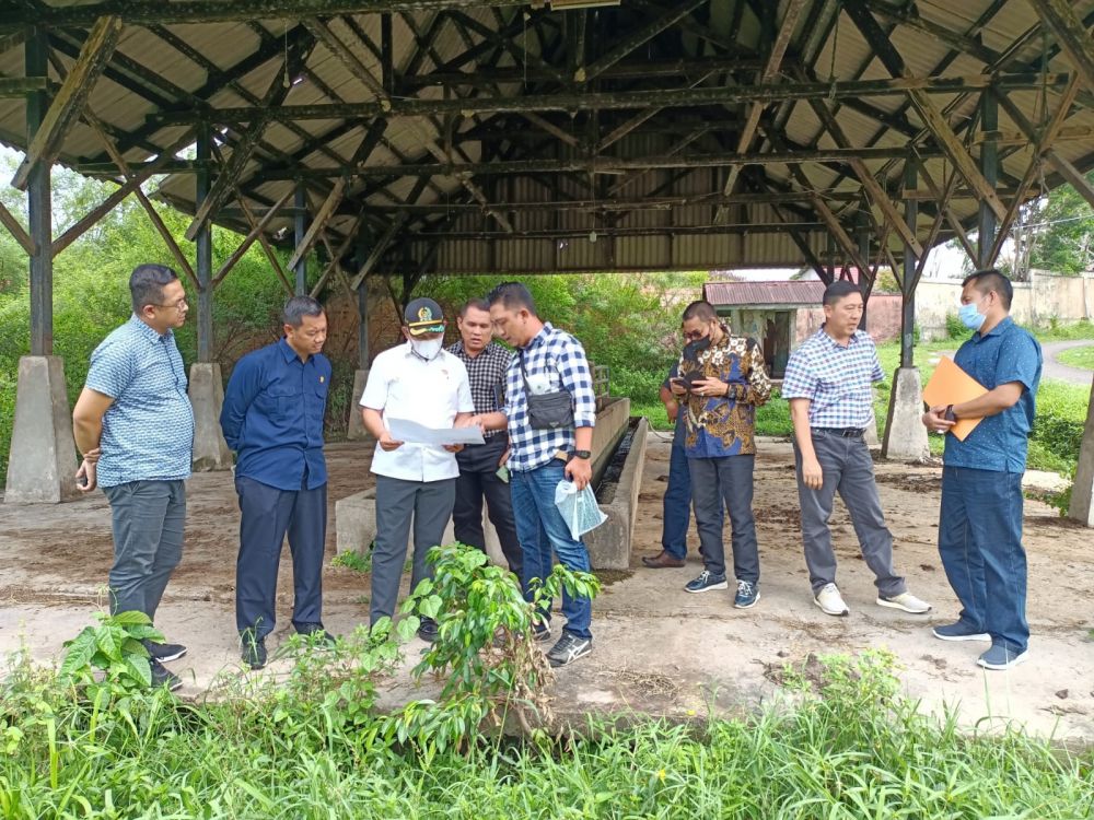 Tinjau lokasi pembangunan gedung baru Sekolah Menengah Atas (SMAN) 12 Kota Jambi di kawasan Patimura.