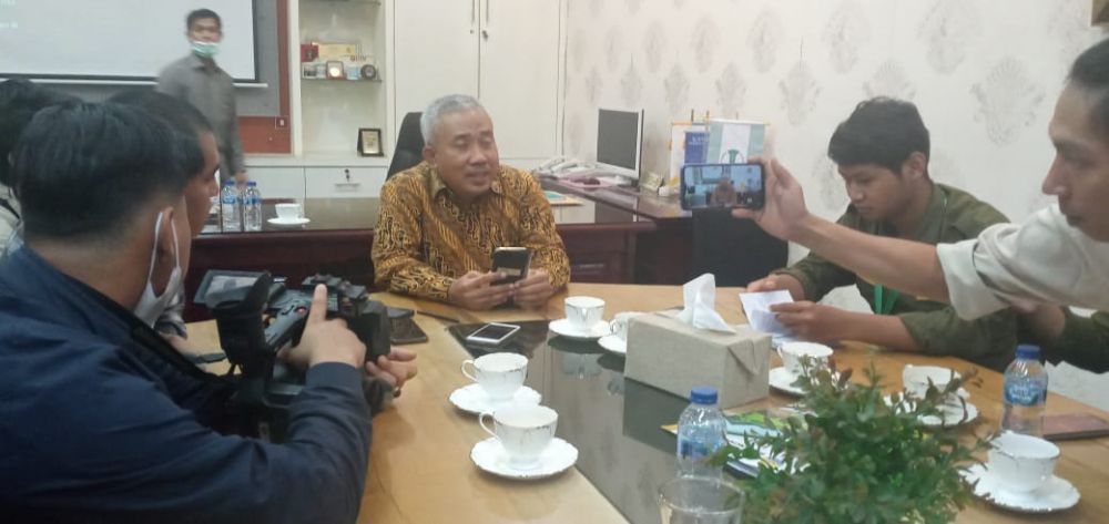 PJ Rektor Unbari, Prof.Dr.Herri, M.B.A