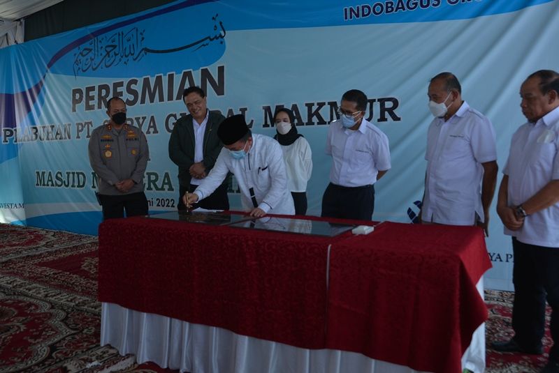 Peresmian Pelabuhan PT Surya Global Makmur dan Masjid Nameira Hamidah, yang berlangsung di Desa Teluk Jambi Kecamatan Taman Rajo Kabupaten Muaro Jambi, Jum’at (10/06/2022).