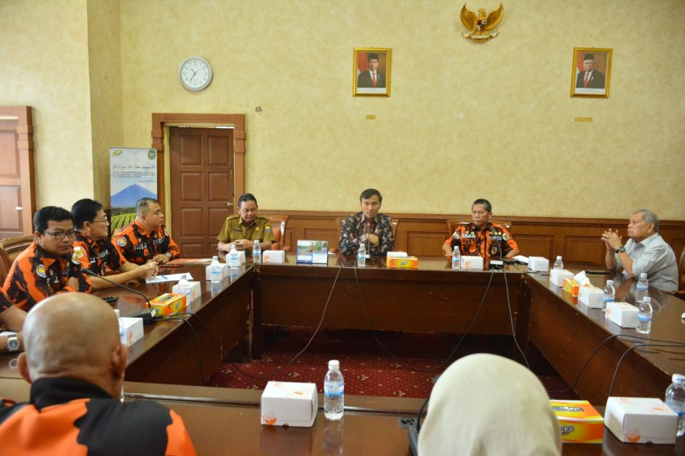 Ketua DPRD Provinsi Edi Purwanto menerima audiensi dari puluhan pengurus MPW Pemuda Pancasila (PP) Provinsi Jambi di Gedung DPRD, Senin (13/6/2022).