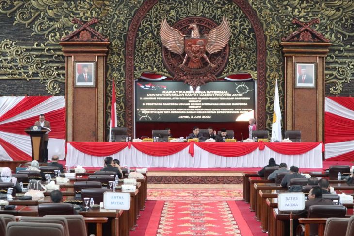 Suasana Sidang Paripurna DPRD Provinsi Jambi.