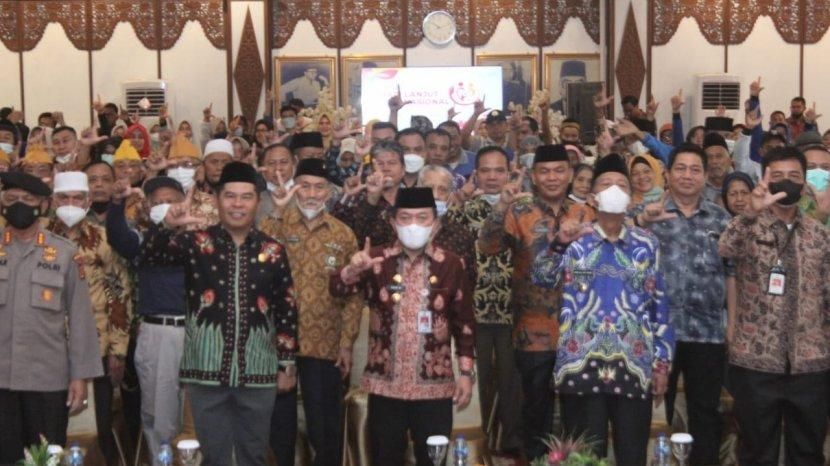 Peringatan Hari Lanjut Usia Nasional (HLUN) ke 26 Tingkat Provinsi Jambi Tahun 2022, yang berlangsung di Auditorium Rumah Dinas Gubernur Jambi, Jum’at (15/07/2022).