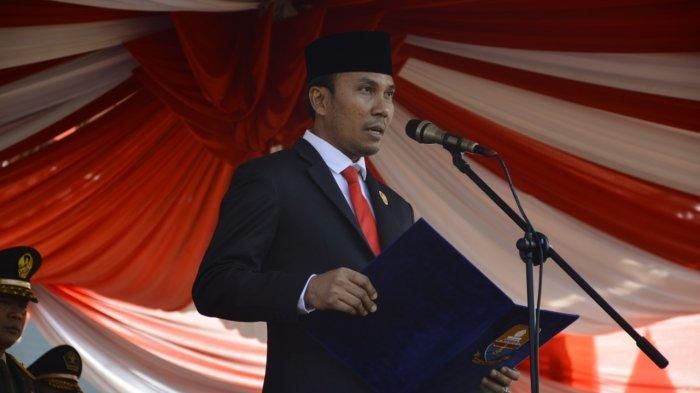 Ketua DPRD Provinsi Jambi Edi Purwanto saat Bacakan Teks Proklamasi