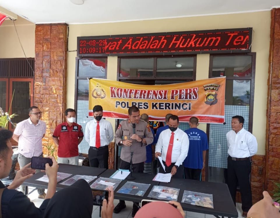 Konferensi Pers Polres Kerinci, Terkait Kasus Judi Online Higgs Domino dan Togel