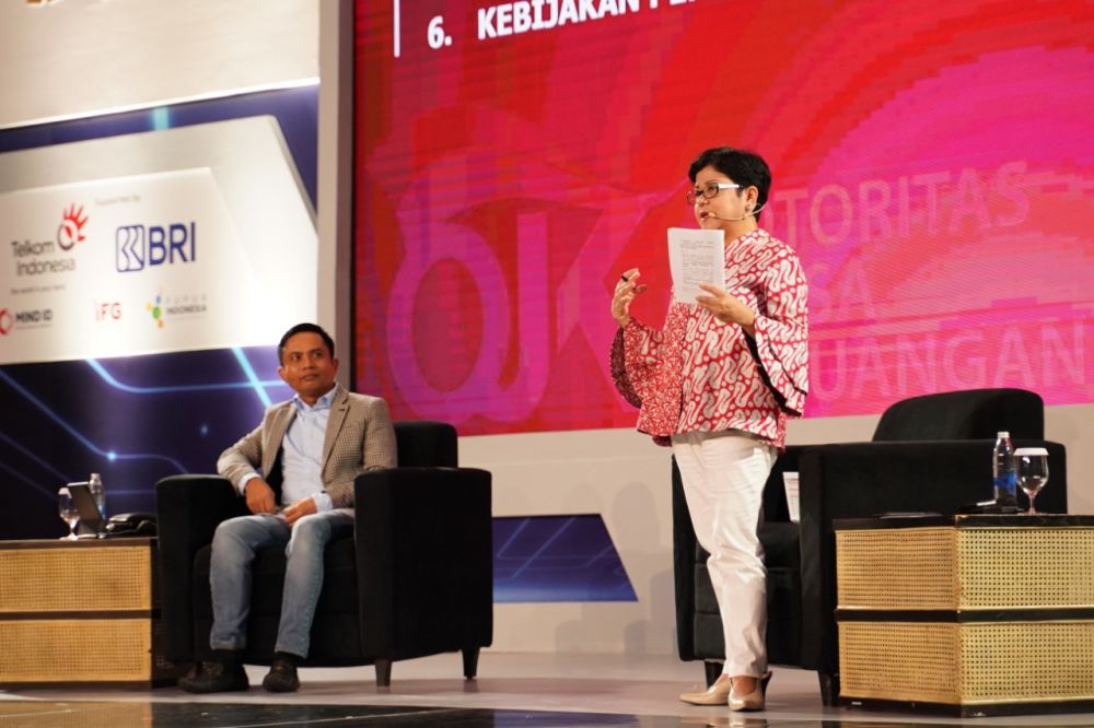  Ketua Dewan Audit OJK, Sophia Wattimena dalam paparannya pada BUMN Legal Summit 2022 