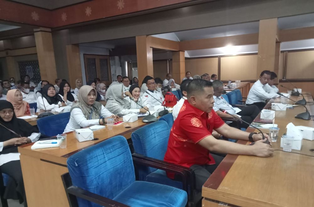 Fadli Sudria saat menghadiri konsultasi publik rencana awal RKPD Pemprov Jambi Tahun 2024, pada Rabu (1/2)