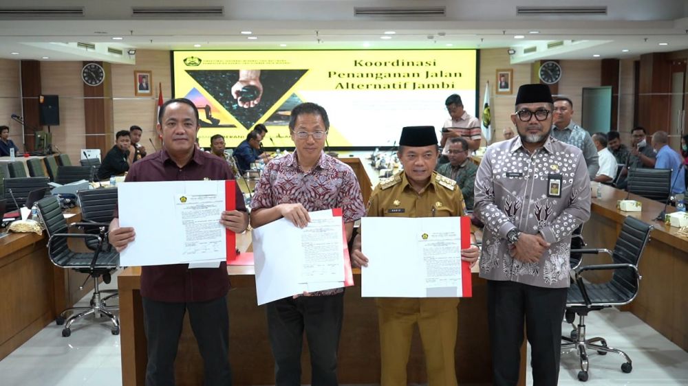 Kesepakatan pertanggungjawaban perbaikan jalan alternatif angkutan batubara Jambi