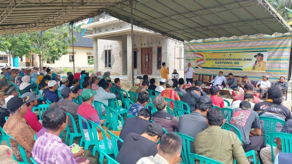 Anggota dewan Sartono mengadakan reses