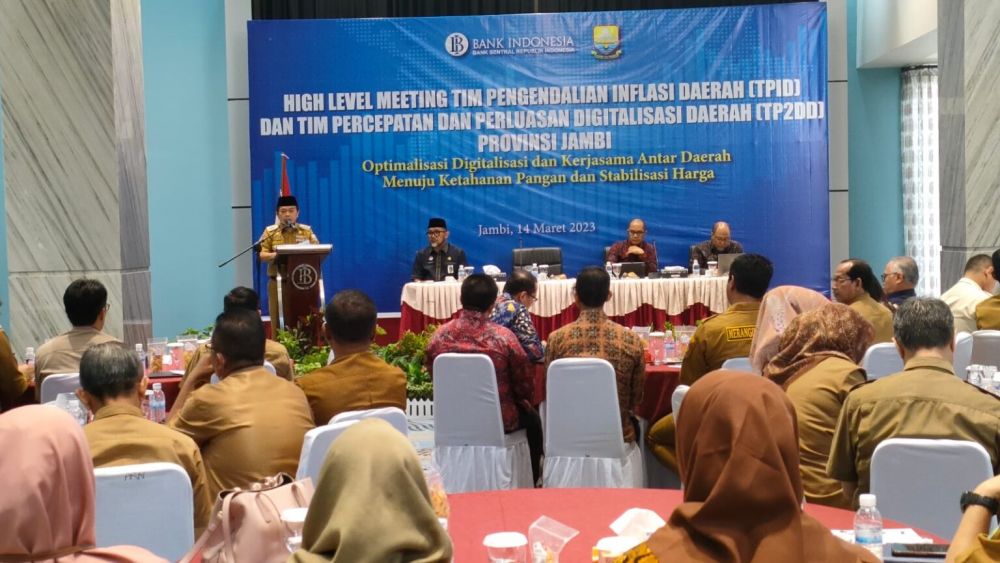 Al Haris saat membuka nigh level marketing TPID dan tim percepatan perluasan digitalisasi daerah (TP2DD) Provinsi Jambi
