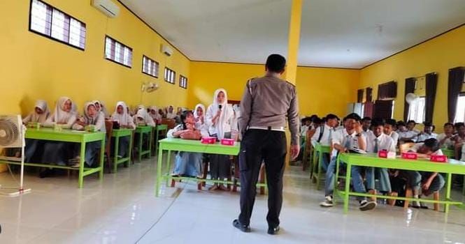 Personal Satlantas Polres Tebo saat Go To School di SMKN 1 Tebo