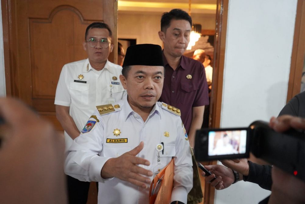  Gubernur Jambi Dr. H. Al Haris, S.Sos, MH, 