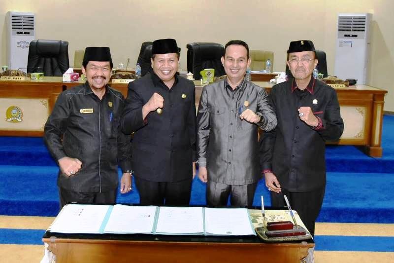 Pimpinan DPRD bersama PJ Bupati
