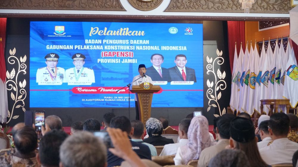 Gubernur Jambi Dr. H. Al Haris, S.Sos. , M.H.