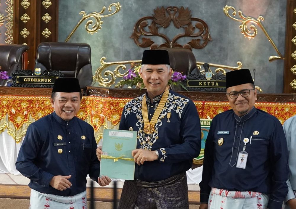  Hari Jadi ke-622 tahun Tanah Pilih Pusako Betuah Kota Jambi dan HUT ke-77 Pemerintah Kota Jambi yang diselenggarakan di Gedung DPRD Kota Jambi, Senin (29/05/2023).