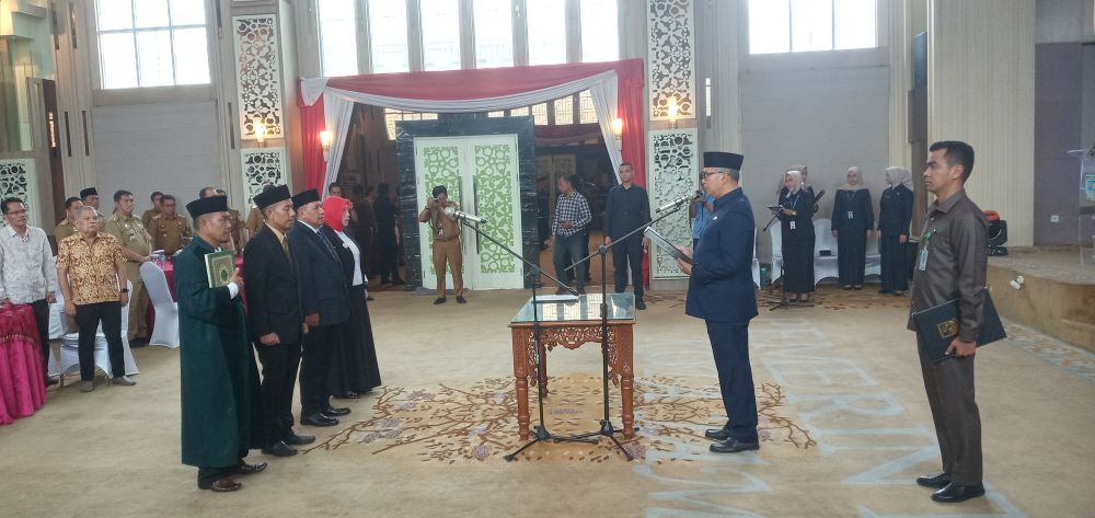 Fasha Melantik  Dewan Pengawas PDAM Tirta Mayang Kota Jambi