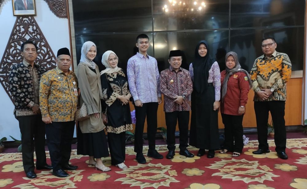 Gubernur Al Haris Lepas Dua Anggota Paskibraka Jambi ke Tingkat Nasional.