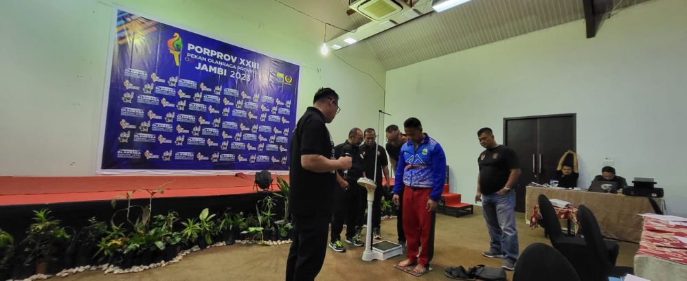 Timbang badan Atlit 