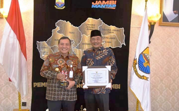 Pj Bupati,Dr Ir Bachril Bakri, M.App, Sc  dan Kadis PPPA, dr Irwan Mizwar, MM 