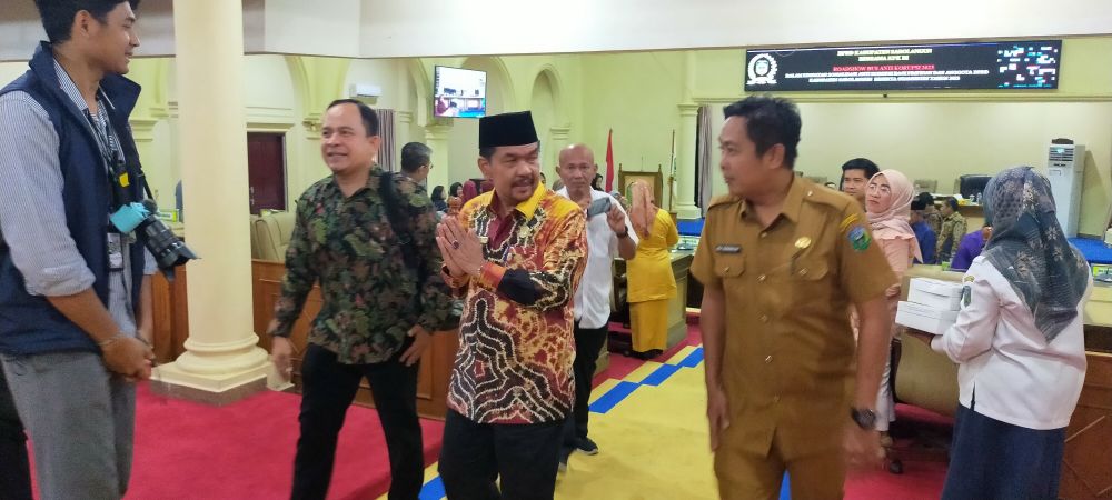 Ketua DPRD Sarolangun bersama Adi Setiyo Tamtomo