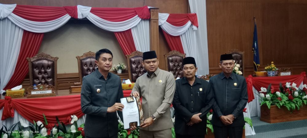 Penyerahan berkas