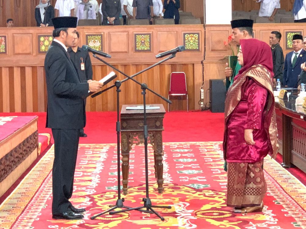 Pengambilan Sumpah PAW Lilis Ismayani