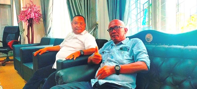 Kepala Disdikbud dan aktivis Singkut