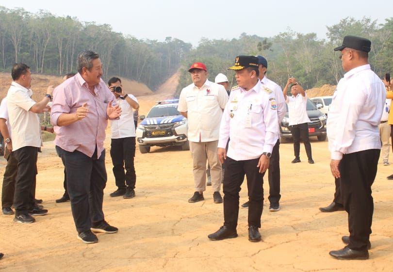Gubernur Al Haris Tinjau Pengerjaan Jalan Khusus Batubara.