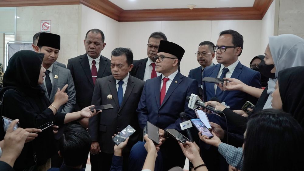 Gubernur Jambi Al Haris mendampingi Menpan-RB Azwar Anas